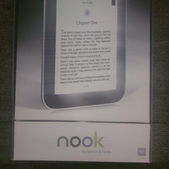 NOOK simple touch with glow light - Picture 3 of 3